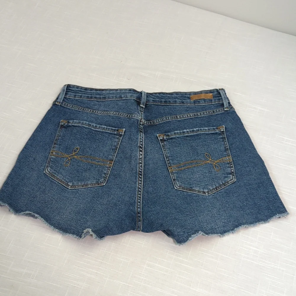 Denizen Levi's high-rise shorts, jean denim cut offs, women's size 10 / 30 - Picture 11 of 15